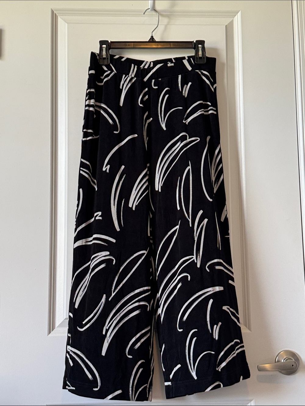 Chico's Black Wide-Leg Pants with White Brushstroke Print